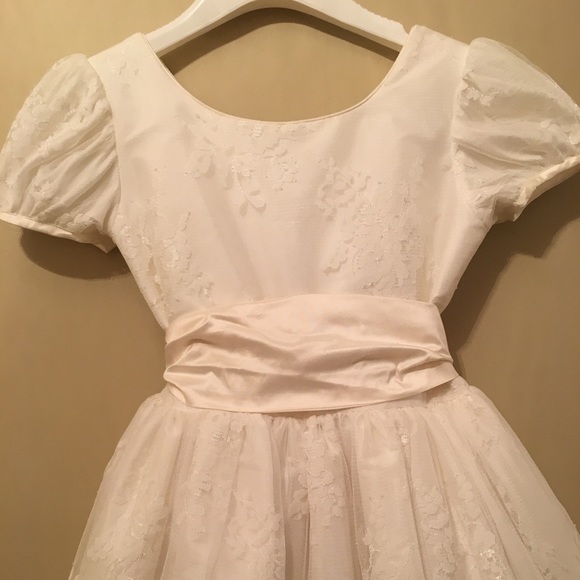 Communion dress - Picture 2 of 6